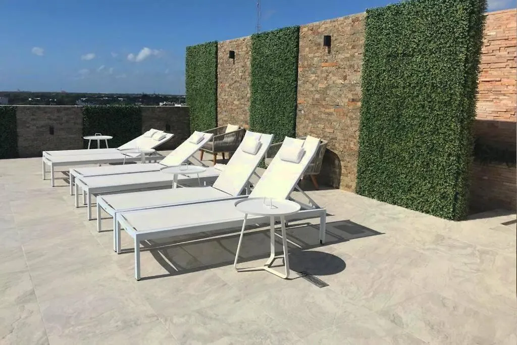 Playa Del Carmen Downtown Studio With Rooftop Pool - Walk To 5Th Ave & The Beach 0*, Playa del Carmen Mexiko