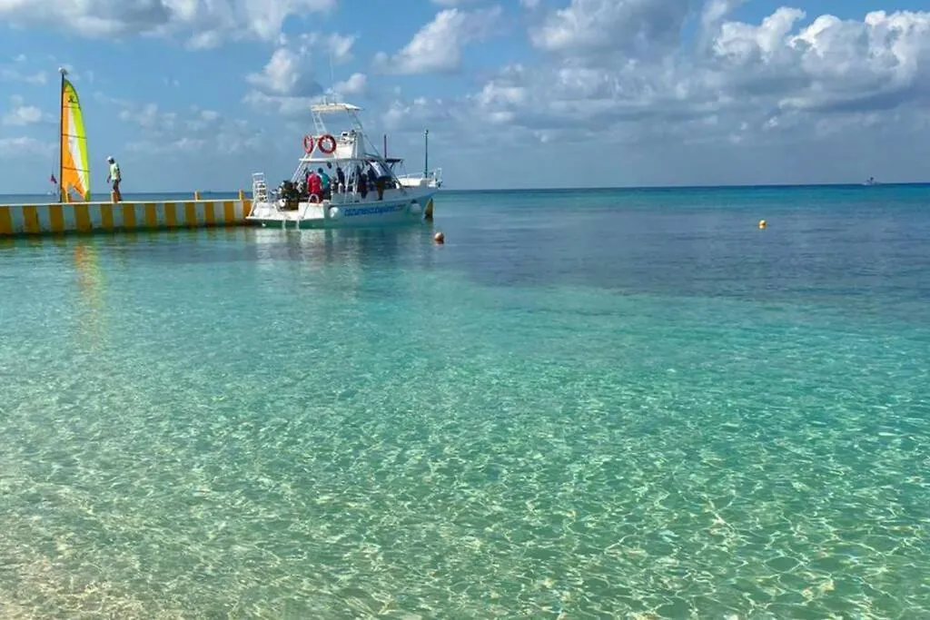Playa Del Carmen Downtown Studio With Rooftop Pool - Walk To 5Th Ave & The Beach