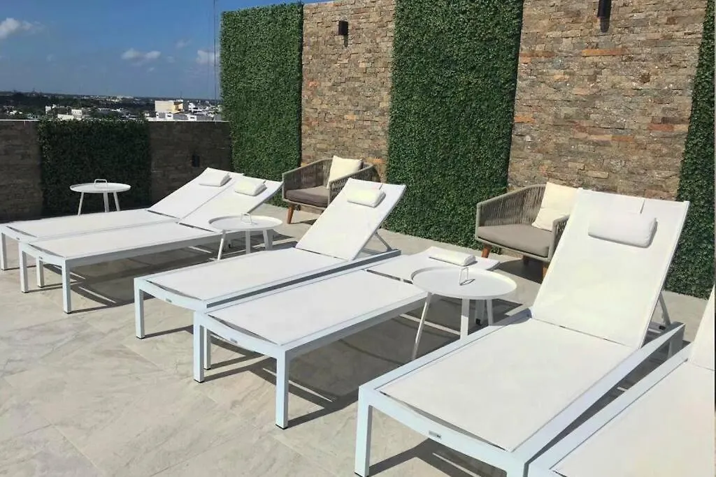 Playa Del Carmen Downtown Studio With Rooftop Pool - Walk To 5Th Ave & The Beach 0*, Playa del Carmen