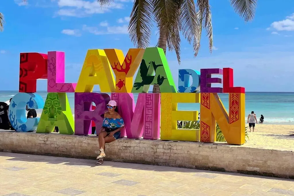 Playa Del Carmen Downtown Studio With Rooftop Pool - Walk To 5Th Ave & The Beach 0*, Playa del Carmen